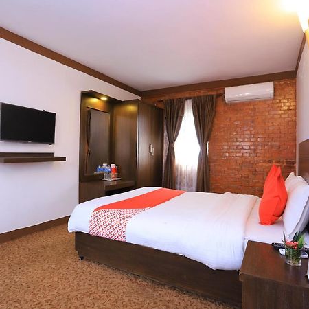 Dharampur Oyo 591 Hotel Blue Moon المظهر الخارجي الصورة