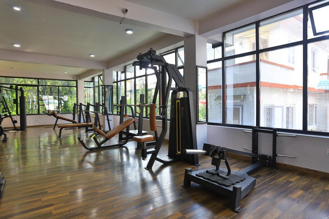 Dharampur Oyo 591 Hotel Blue Moon المظهر الخارجي الصورة
