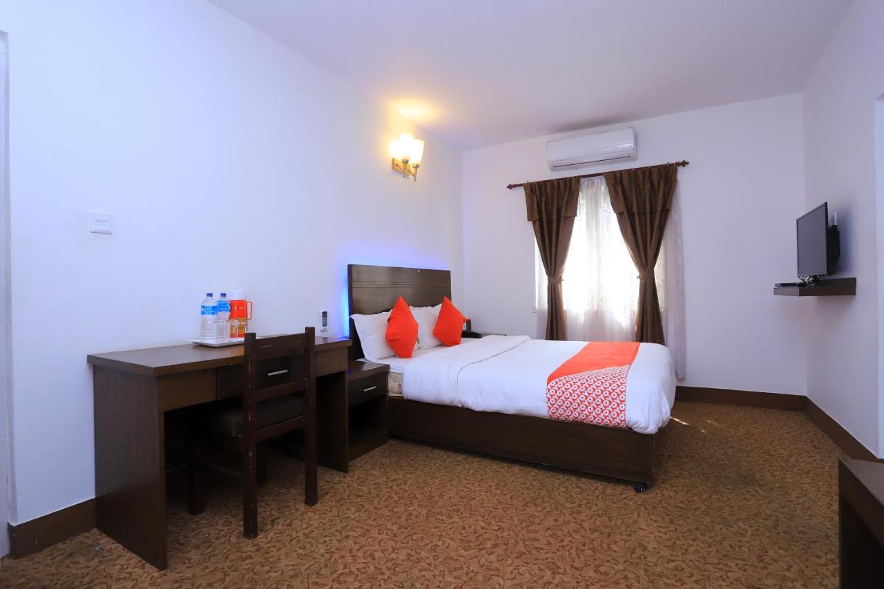 Dharampur Oyo 591 Hotel Blue Moon المظهر الخارجي الصورة