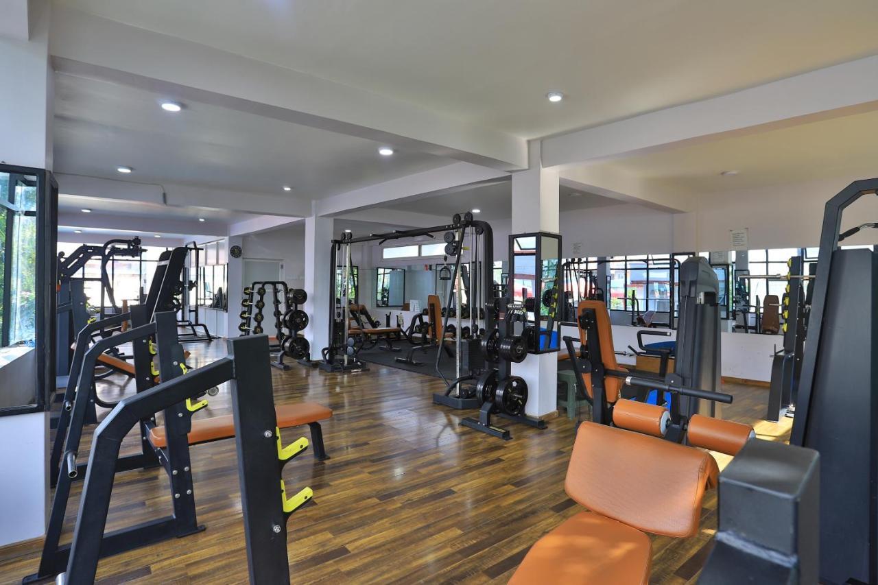 Dharampur Oyo 591 Hotel Blue Moon المظهر الخارجي الصورة